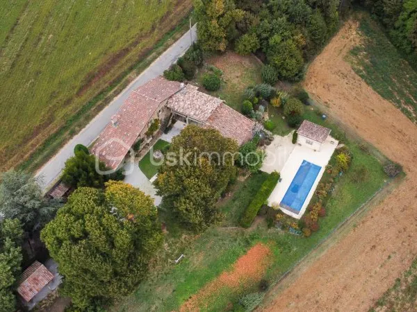 Maison 9 pièces 250 m²