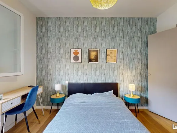 Chambre 6 pièces 75 m²