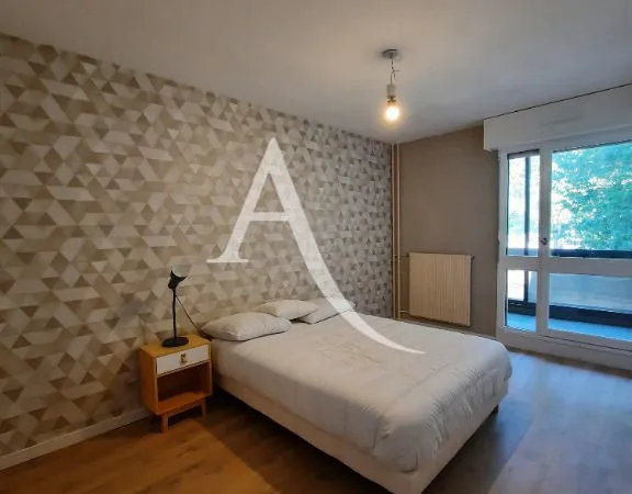 Appartement 1 pièce 107 m²