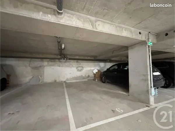 Place de parking à louer