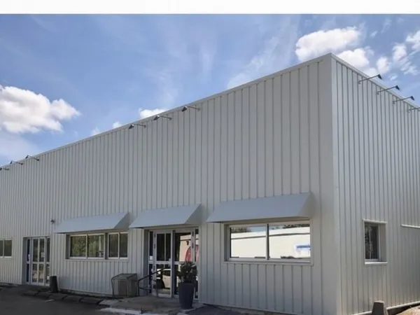 BATIMENT MODULABLE 400M2- potentiel locatif - zone prisée