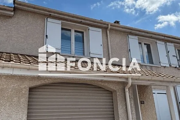 Maison Location Roissy-en-France 5p 92m² 1570€
