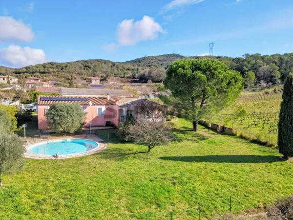 Villa 9 pièces 228 m²
