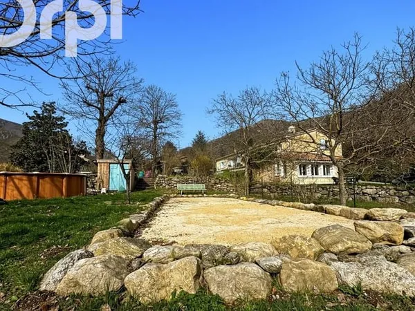 Maison 6 pièces 177 m²