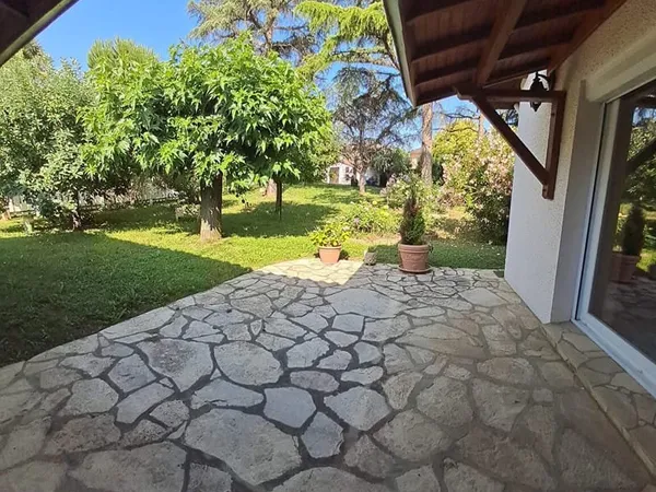 Maison T4-5 Saint -Jean 103m² sur grand terrain arboré