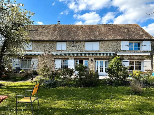 Maison 9 pièces 260 m²
