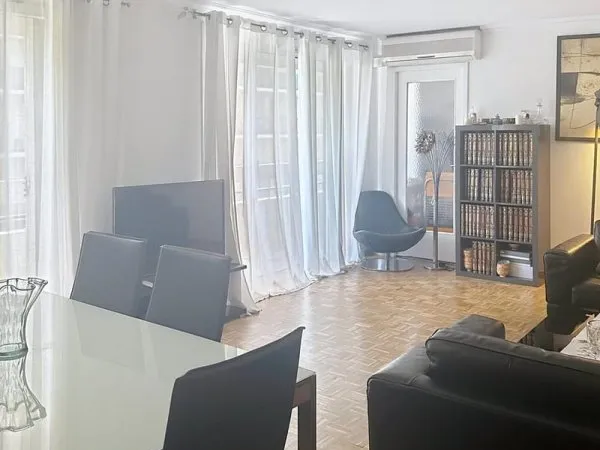 BEL APPARTEMENT DE 120M² AVEC BALCONS - (13005)