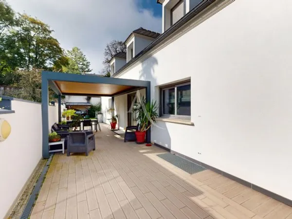 Maison contemporaine familiale - 10 pièces 309 m² - terrain de 800m2