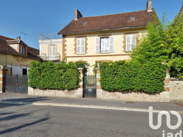 Maison 8 pièces 205 m²