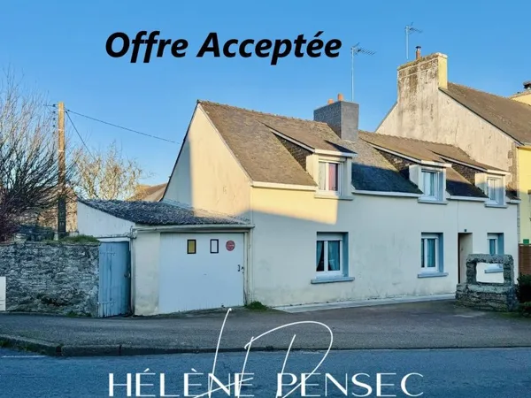 Maison d'habitation avec dépendance en pierre,atelier, sur 1 015 m² de terrain situé en zone constru