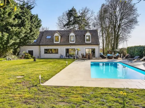 JANVRY - BELLE MAISON ANCIENNE RÉNOVÉ DE 224M2 SUR UN TERRAIN ARBORÉ DE 2163M2