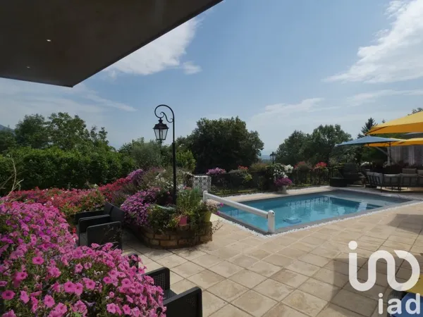 Maison 5 pièces 660 m²