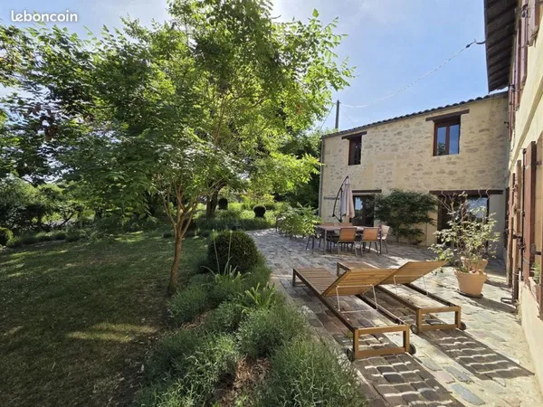 Maison 7 pièces 260 m²