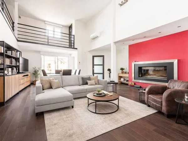 Maison 5 pièces 320 m²