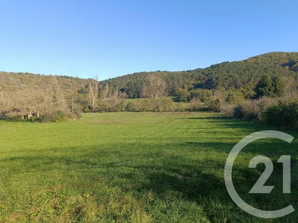 Terrain 10136 m²