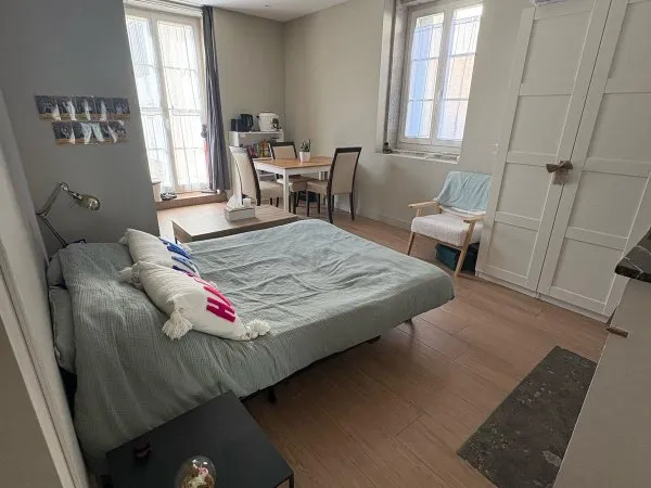 Loue studio meublé 24m² Ecully centre