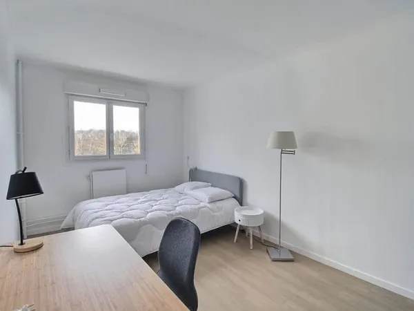 Chambre de 13.78m² - Montigny Le Bretonneux