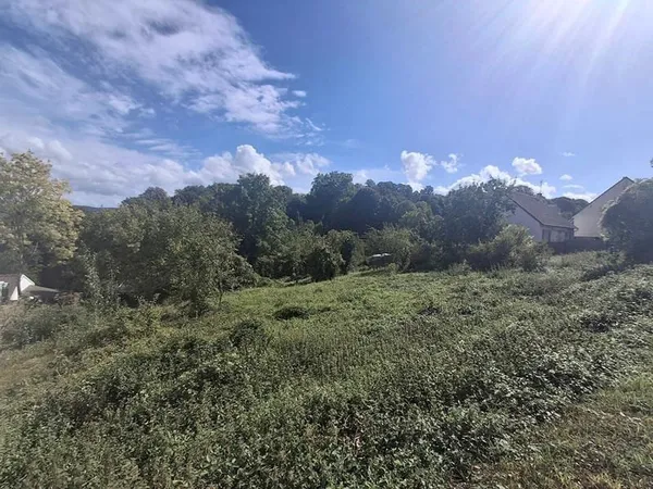 Terrain de 773m²
