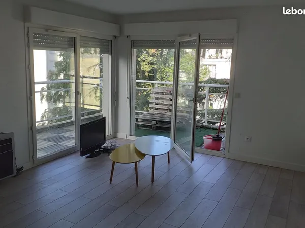 A louer T2 52 m2 Pau centre quartier Notre Dame libre