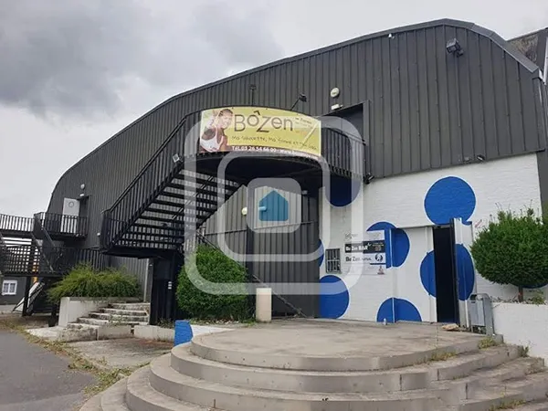 Local 6000 m²