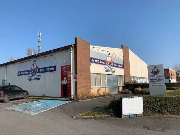 Local commercial 950 m²