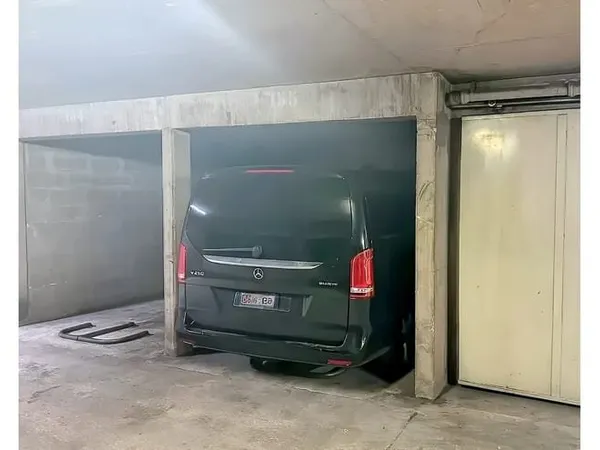 Parking 12 m²