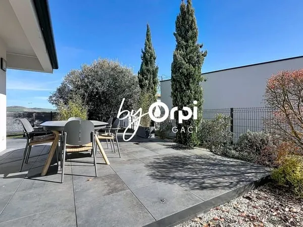 Maison 5 pièces 196 m²