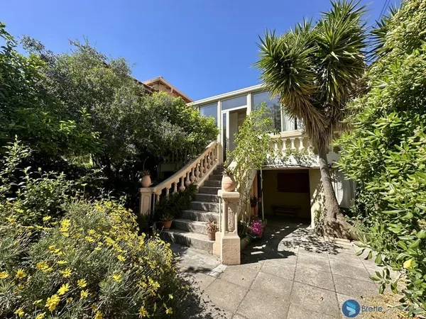 TOULON SAINTE ANNE - MAISON INDÉPENDANTE T5 AVEC JARDIN