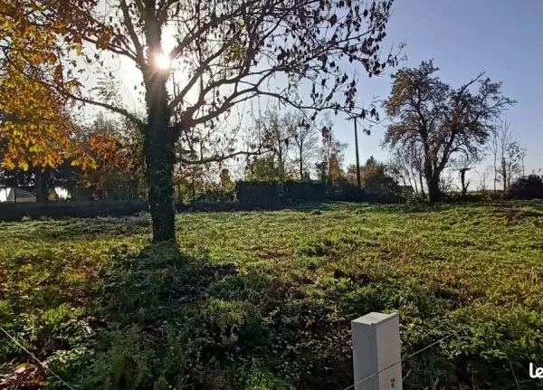 Terrain constructible, borné et viabilisé