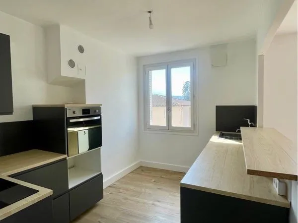 Appartement T2 - 44 m² - Villefranche (derrière la gare, à 5 min à pied)