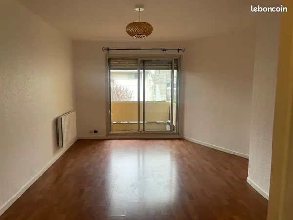 Appartement T1 de 30 m² habitables plein sud avec balcon et cave