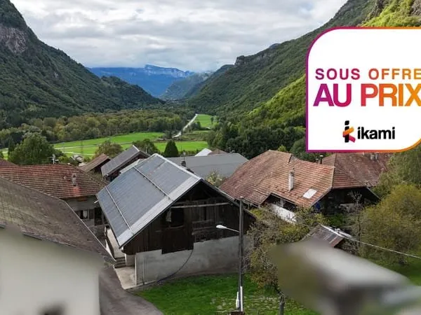 Maison à réhabiliter à Ugine 304 m2 avec caves, balcon et