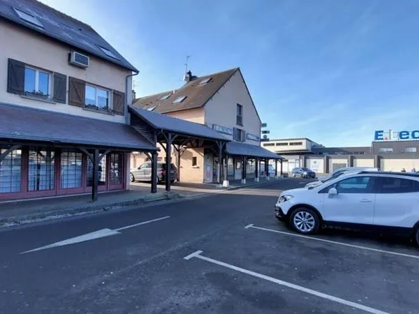 SECTEUR NONANCOURT - Local commercial de 54 m² accès PMR
