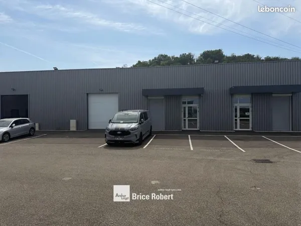 Local d'activité 595 m²