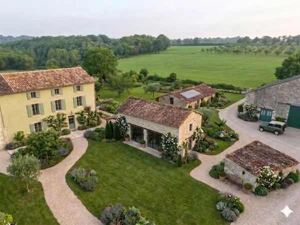 Maison 5 pièces 266 m²