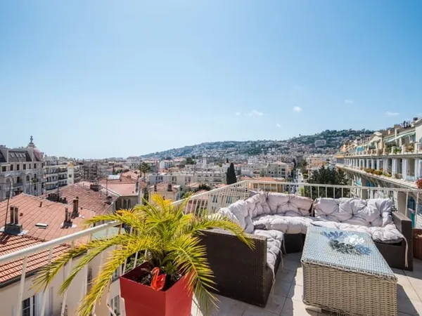 NICE SAINT MAURICE - APPARTEMENT 4 PIECES DE 111 M² A VENDRE - DERNIER ETAGE - TERRASSE DE 93M² - VU