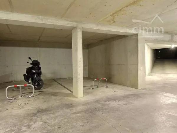 CROIX D'ARGENT / SABINES, PARKING A VENDRE