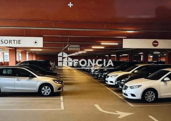 Place de parking - sécurisé - rive droite - quai