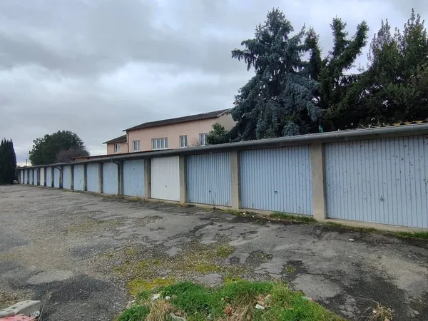 Parking 8 m²