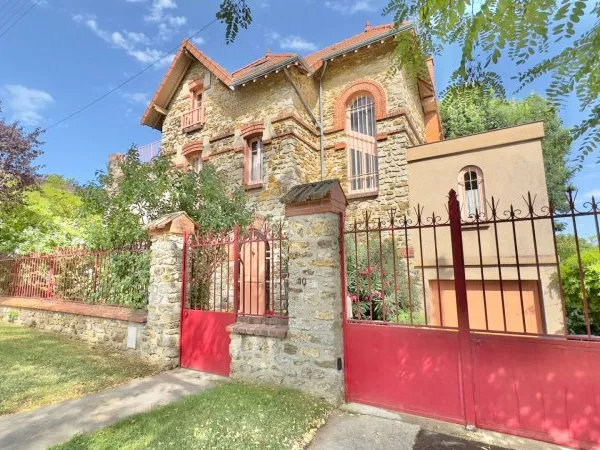 Maison 10 pièces 229 m²