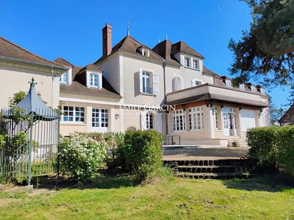 Manoir 15 pièces 700 m²