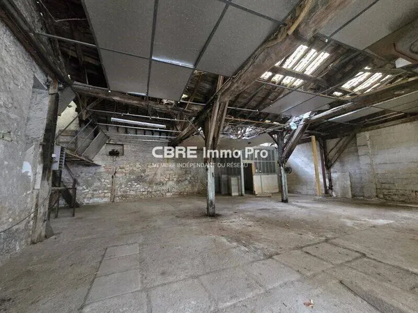 Local d'activité 206 m²