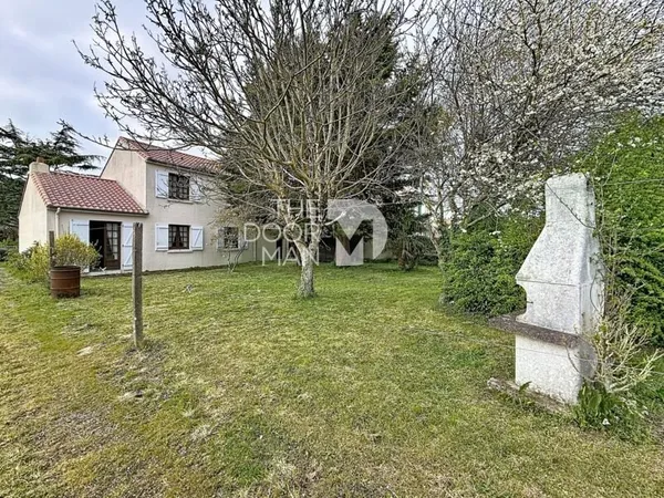 Maison 44120