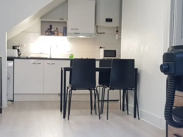 TRES BEAU F2 MEUBLE de 38 m2 avec PARKING