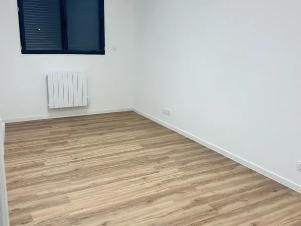 Bureau à louer 15m2 ville es lan