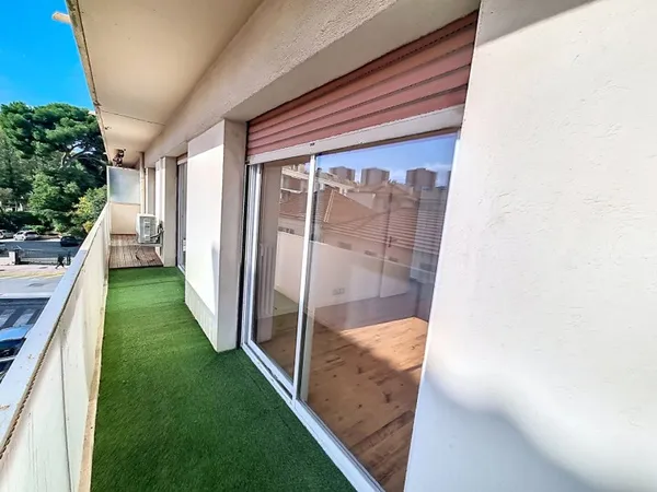 Toulon Est grand appartement de 2 pièces de 50 m²