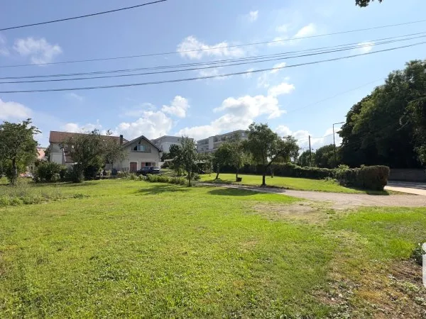 Terrain 800 m²