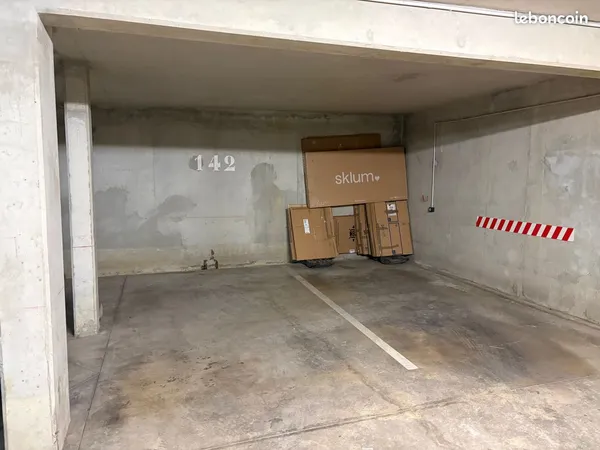 Place de parking sécurisée - Quartier Sabines