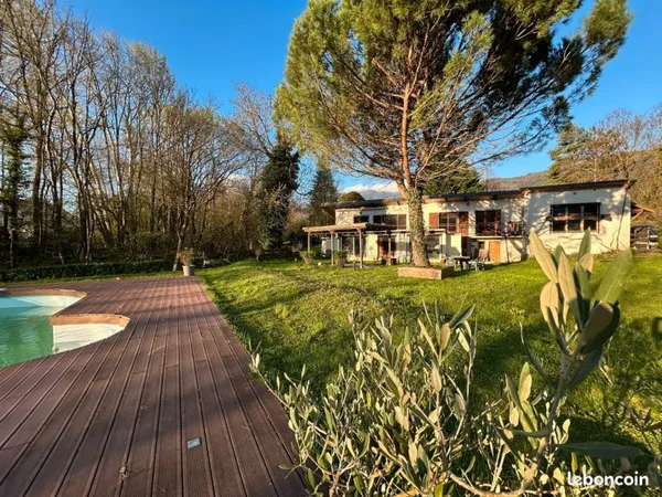 Maison 6 piéces 150m2 + Studio