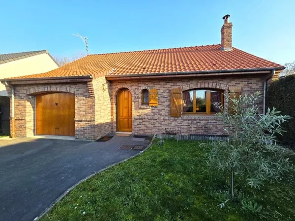 PAVILLON INDIVIDUEL BRIQUES DE 2003 90M² HAB SUR 486M²